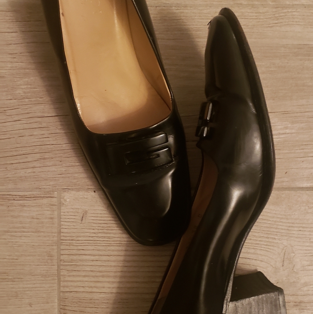 Gucci 100% Authentic Vintage Loafers